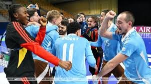 解析“卡顺”的尴尬：为什么顺子听牌往往是陷阱（顺子听牌为何常成陷阱：透视卡顺的尴尬）