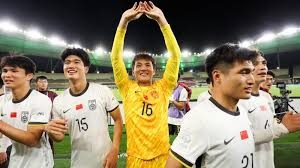 棒球与微观气象：解析球场内风向对左外野手飞球路径的实时干扰